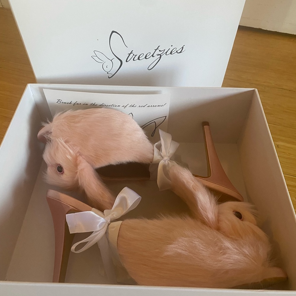 Streetzies pink fluffy bunny high heel slippers size 10